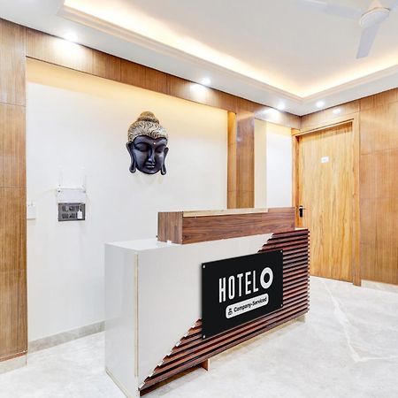 Super Hotel O Sector 43 Gurgaon Bagian luar foto