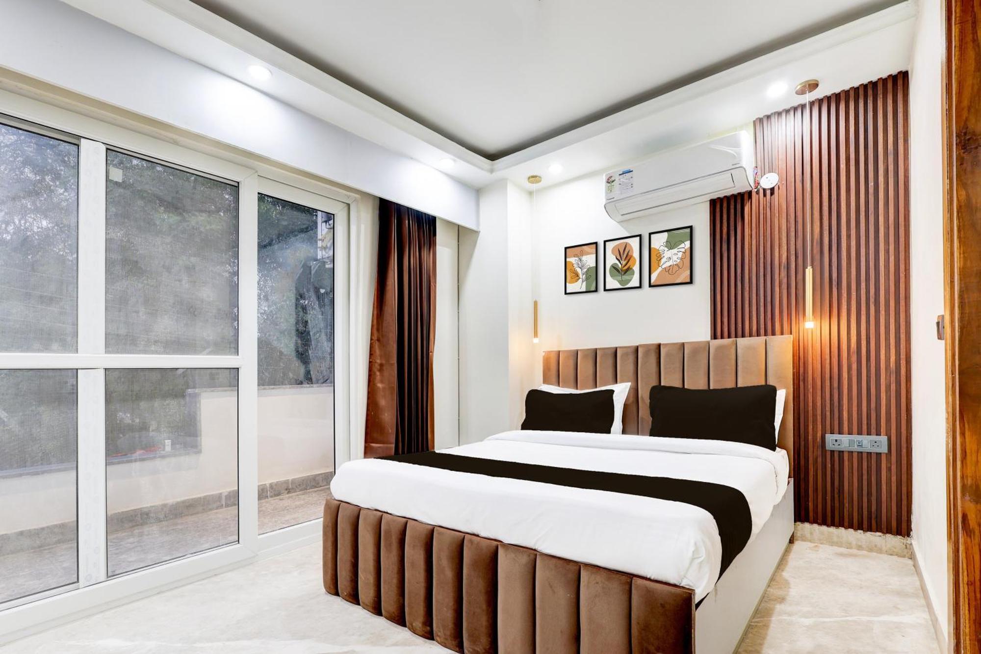 Super Hotel O Sector 43 Gurgaon Bagian luar foto