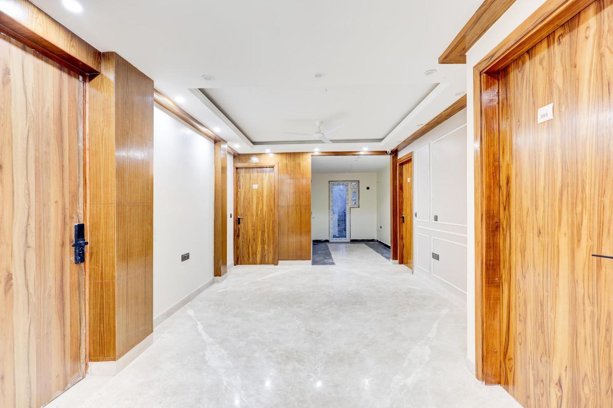 Super Hotel O Sector 43 Gurgaon Bagian luar foto