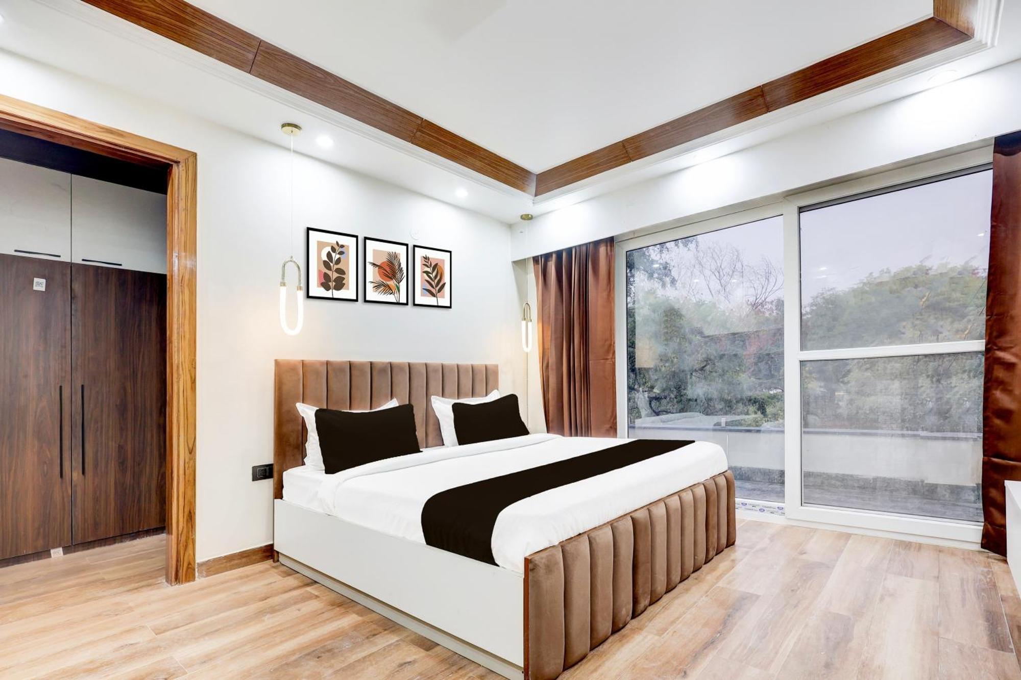 Super Hotel O Sector 43 Gurgaon Bagian luar foto